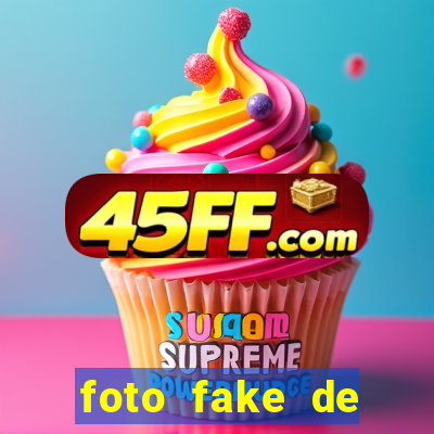 foto fake de menina no espelho cabelo cacheado